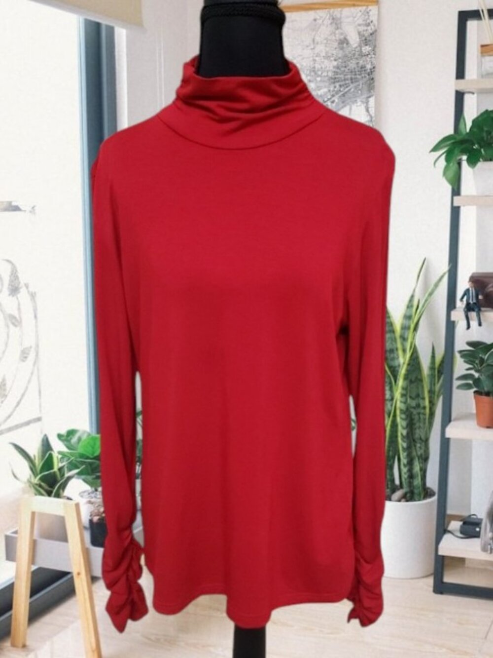 Venus Vibrant Red Mock Neck Long Sleeve Top w/ Ruching at Neck & Cuffs  Size: L